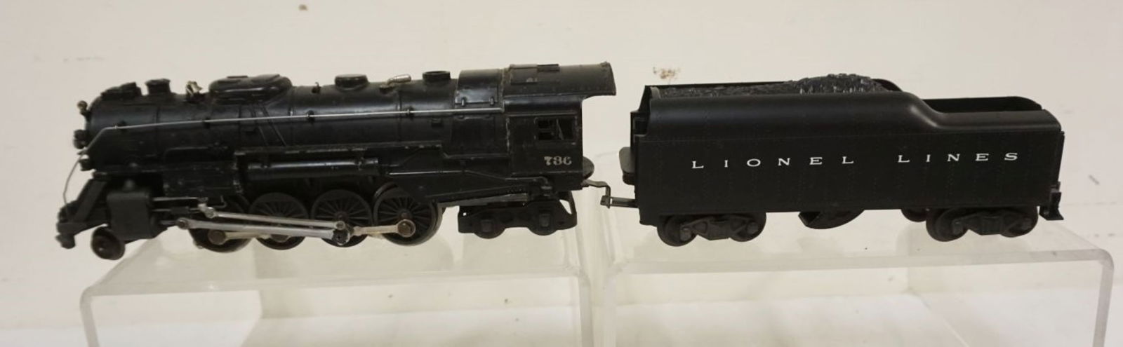 LIONEL TRAIN O GAUGE (1 of 6)