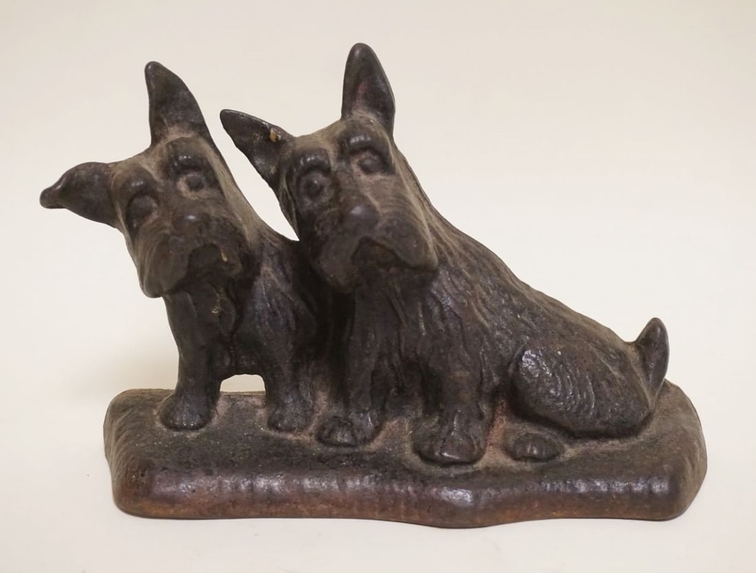 ANTIQUE CAST IRON SCOTTIE DOGS DOOR STOP: ANTIQUE CAST IRON SCOTTIE DOGS DOOR STOP, APPROXIMATELY 9 IN X 6 1/2 IN HIGH