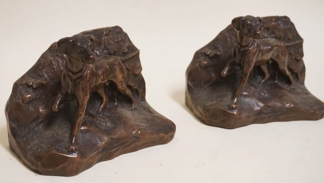 COPPER FINISHED DOG BOOKENDS (1 of 4)