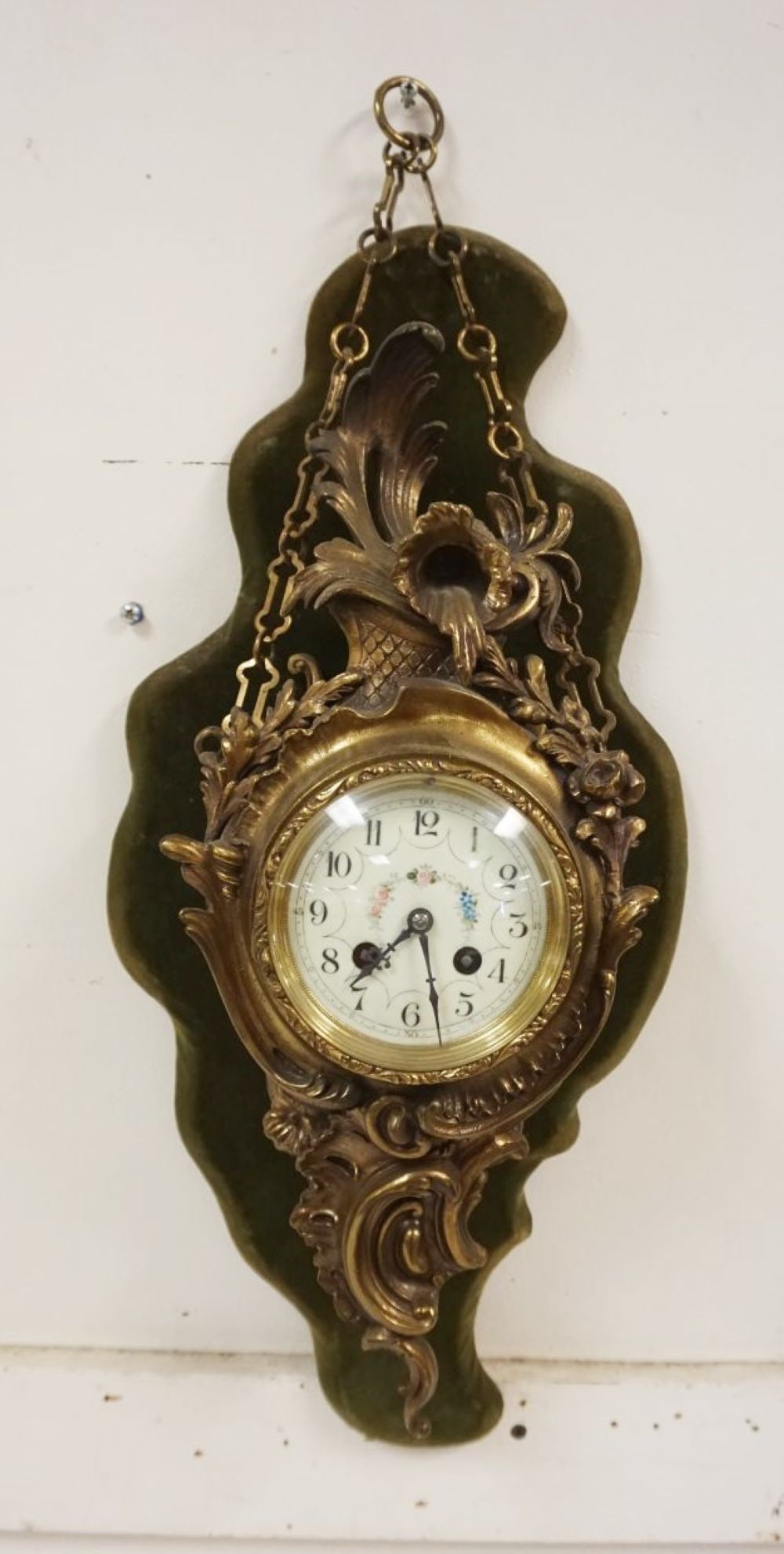 HANGING WALL CLOCK (1 of 9)