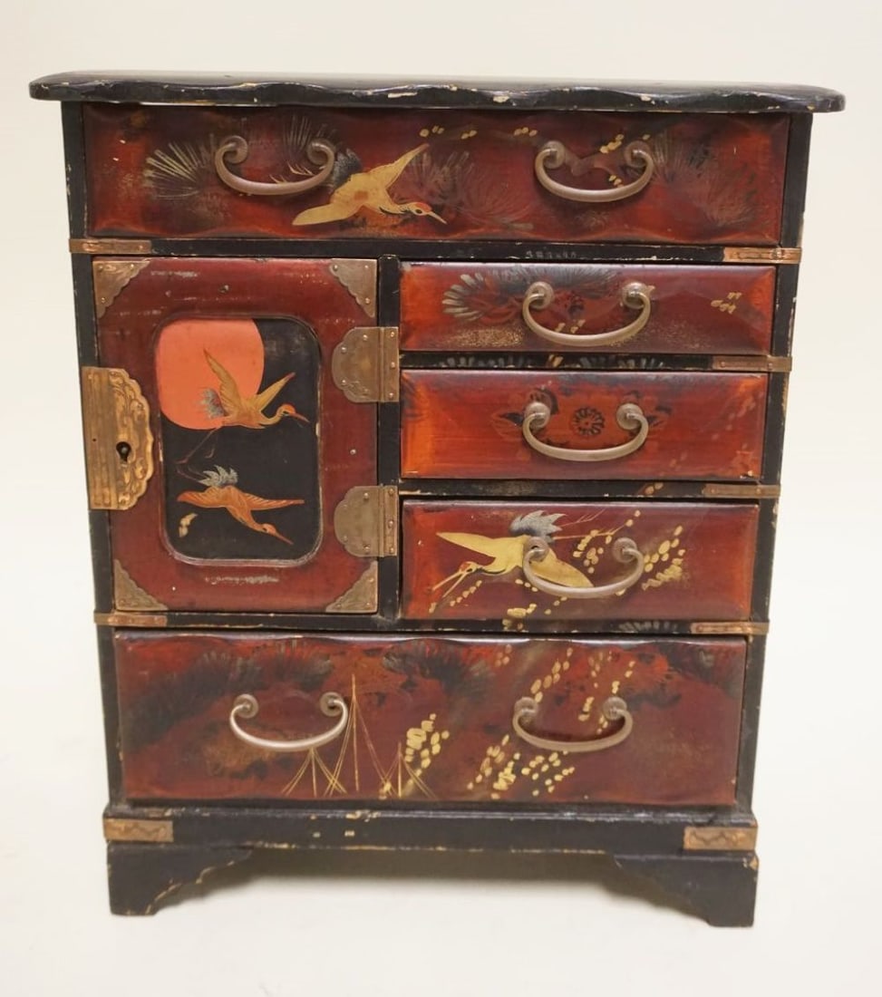 ASIAN LACQUERED JEWELRY CHEST: ASIAN LACQUERED JEWELRY CHEST, 5 DRAWER W/ONE DOOR CONCEALING 2 DRAWERS, HAS LOCK & KEY, APPROXIMATELY 5 IN X 10 N X 12 IN HIGH