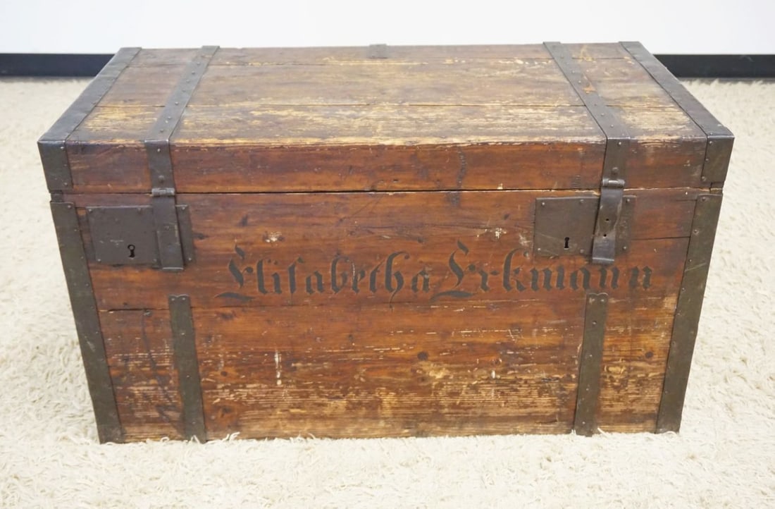 ANTIQUE PINE IMMIGRATE STORAGE CHEST (1 of 5)