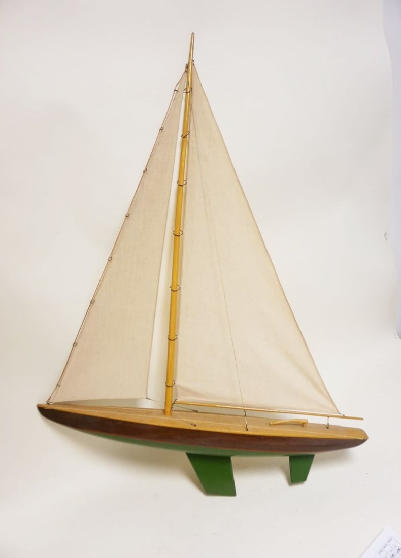 VINTAGE WOOD POND BOAT (1 of 3)