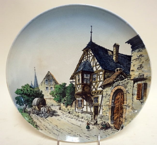 METTLACH VILLEROY & BOCH CHARGER: METTLACH VILLEROY & BOCH CHARGER DEPICTING ENGLISH STREET SCENE, APPROXIMATELY 12 IN
