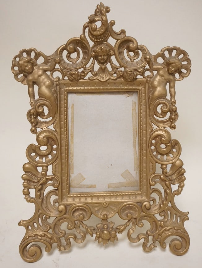 ORNATE VICTORIAN CAST METAL PICTURE FRAME (1 of 3)