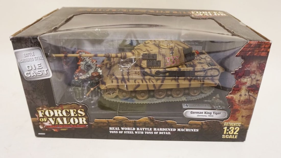 FORCES OF VALOR WWII 1:32 DIECAST METAL TOYS: FORCES OF VALOR WWII 1:32 DIECAST METAL TOYS GERMAN KING TIGER