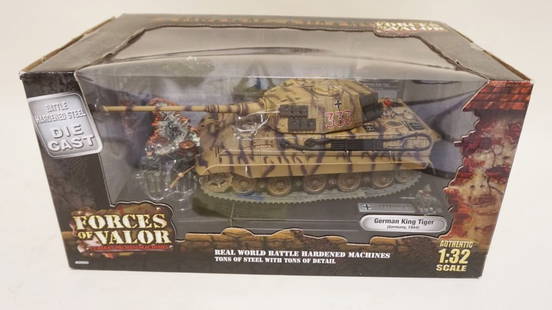 FORCES OF VALOR WWII 1:32 DIECAST METAL TOYS: FORCES OF VALOR WWII 1:32 DIECAST METAL TOYS GERMAN KING TIGER