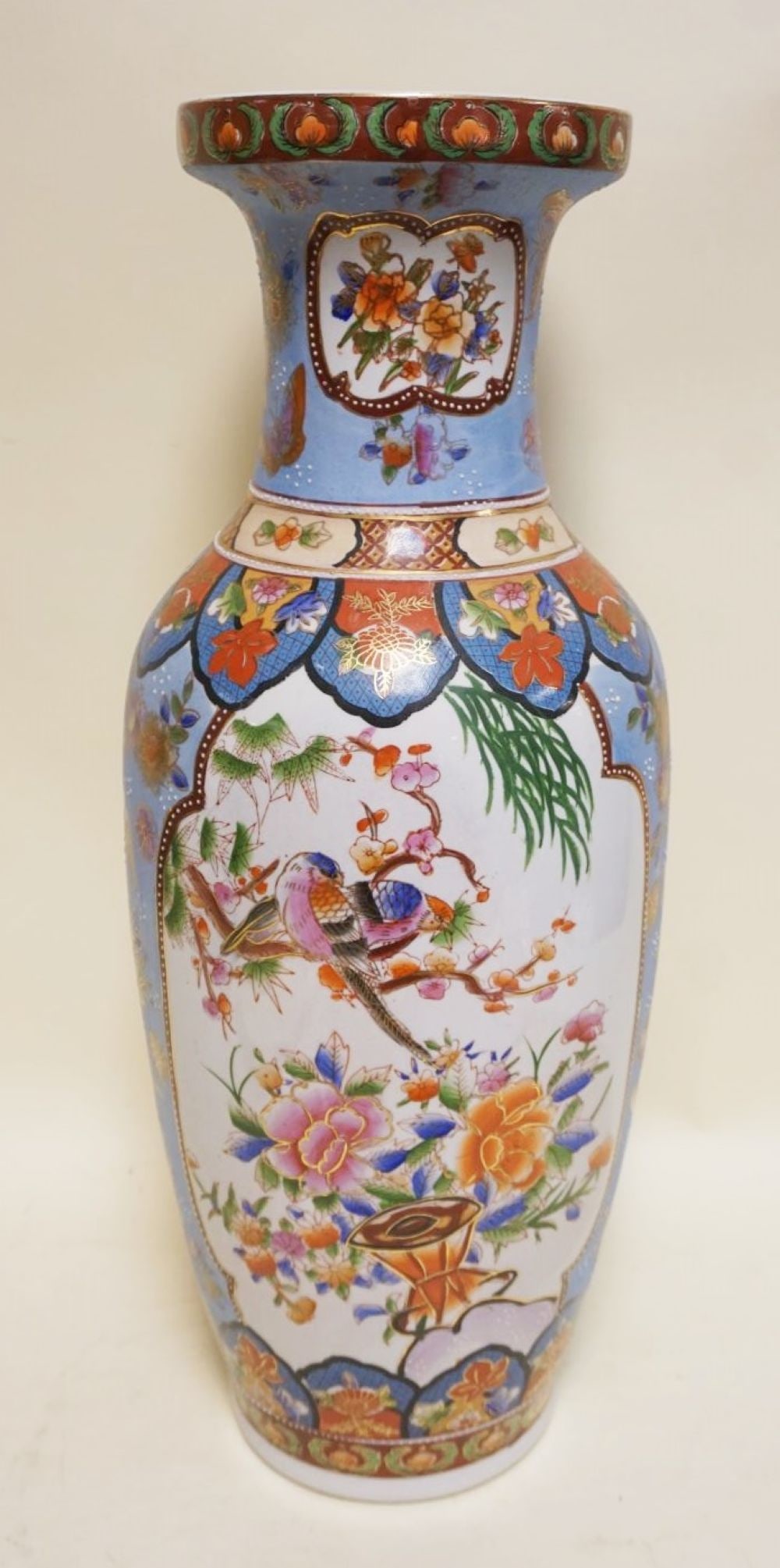 PORCELAIN ASIAN VASE (1 of 4)