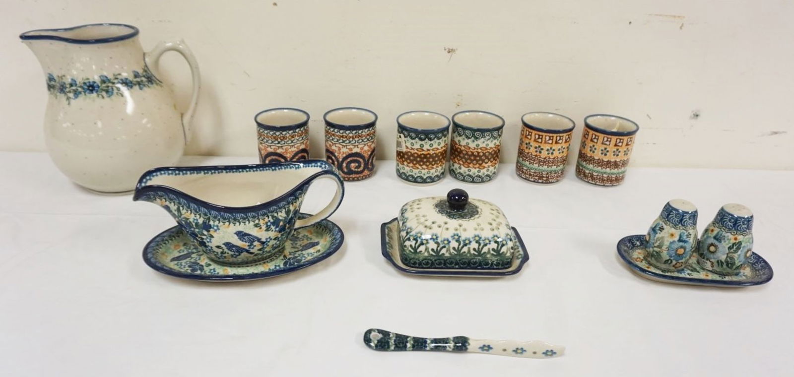 BOLE SLAWIEC POLISH POTTERY GROUP (1 of 5)