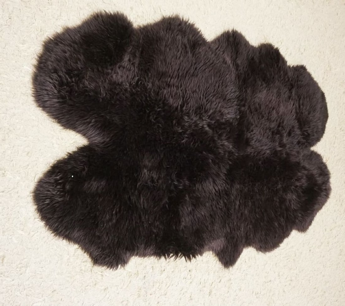 SHEEP SKIN RUG DECOR (1 of 3)