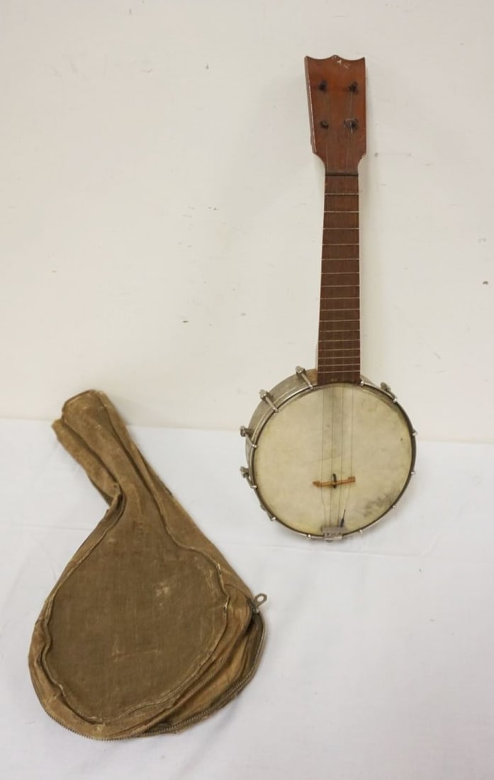 ANTIQUE 4 STRING BANJO: ANTIQUE 4 STRING BANJO, APPROXIMATELY 22 IN