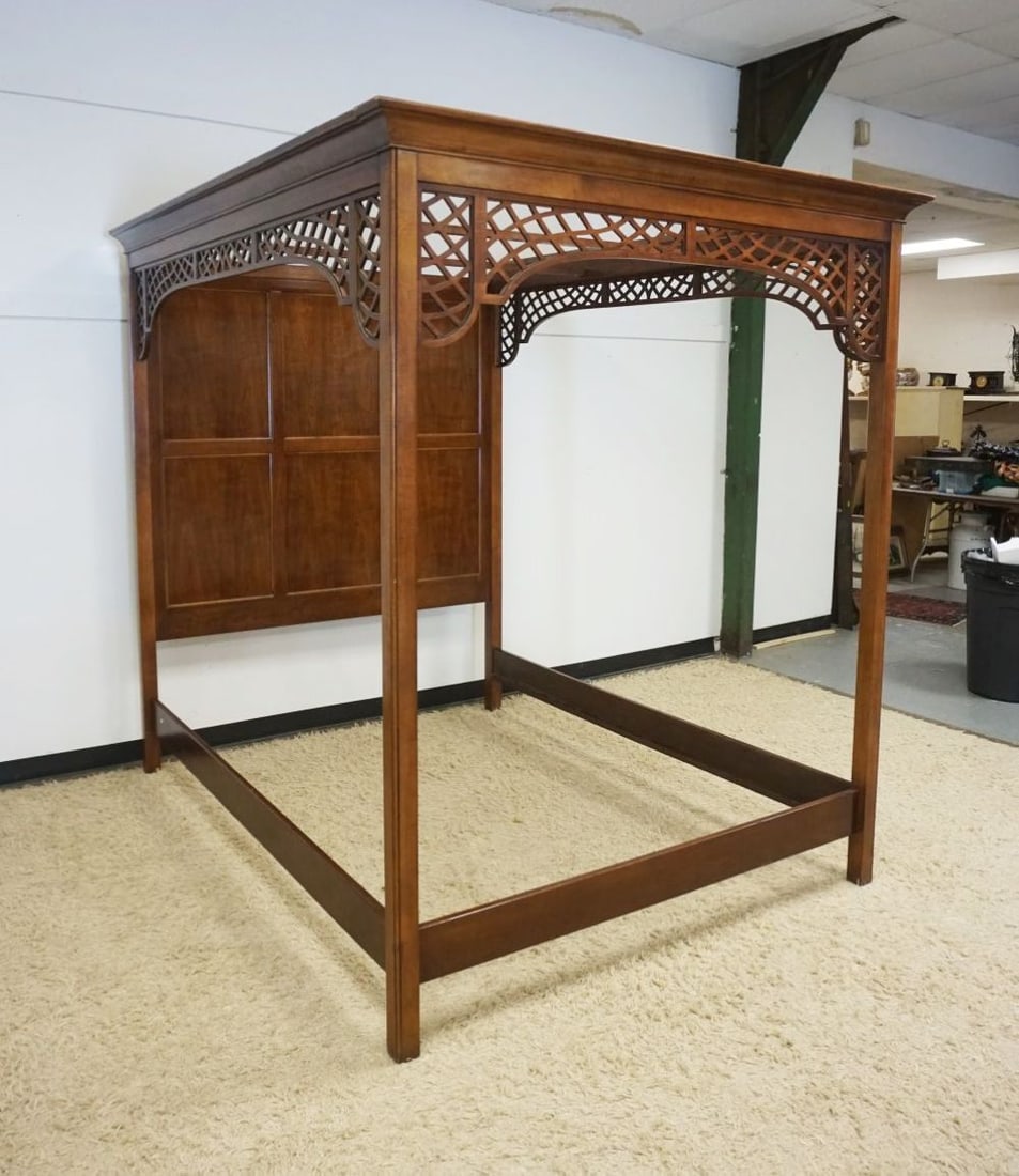 MAHOGANY CANOPY QUEEN SIZE BED (1 of 3)