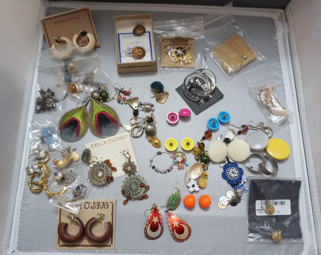 JEWELRY LOT (1 of 1)