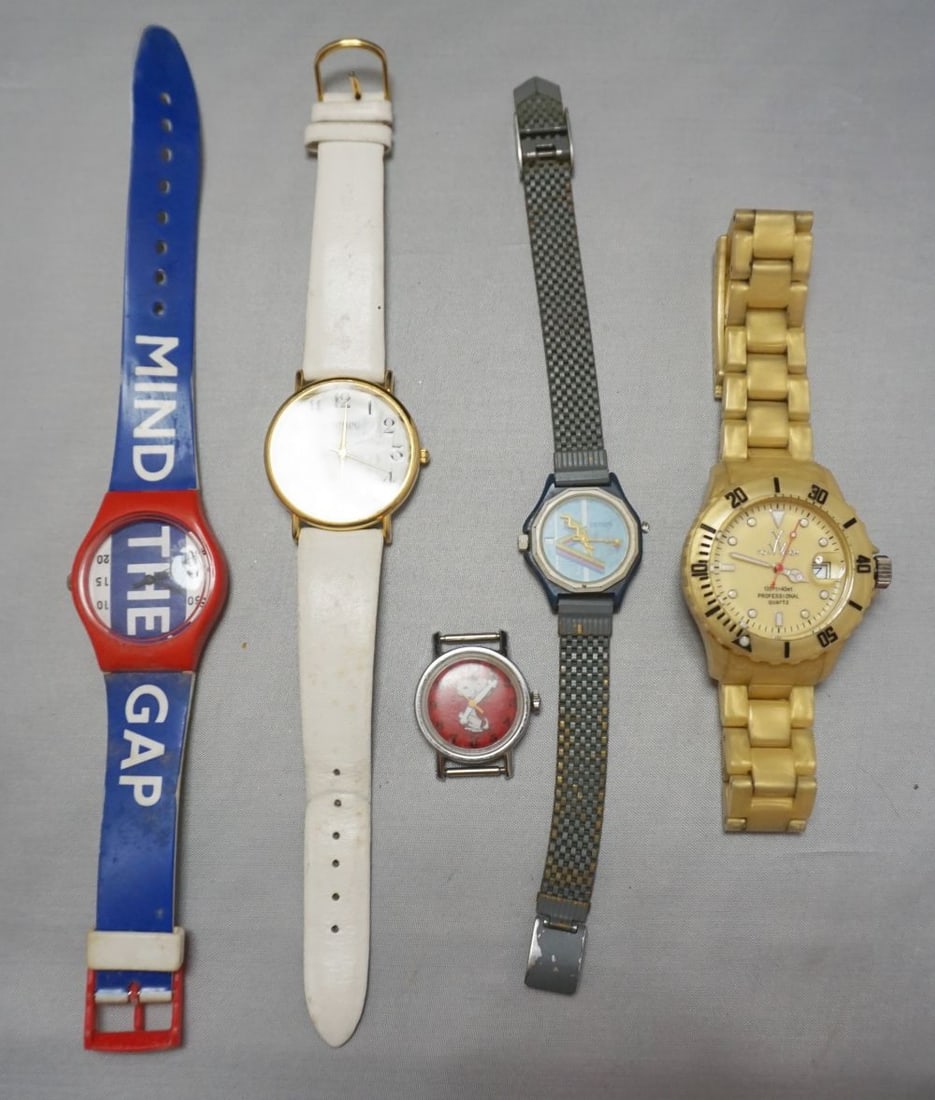 LADIES WATCH GROUP: LADIES WATCH GROUP INCLUDING *MIND THE GAP*, SNOOPY, CONTEMPO, XANADU, LINUSQ
