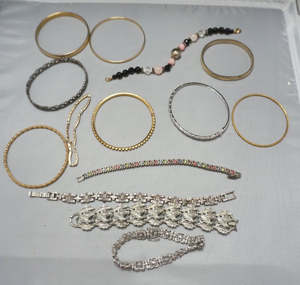 JEWELRY LOT (1 of 2)
