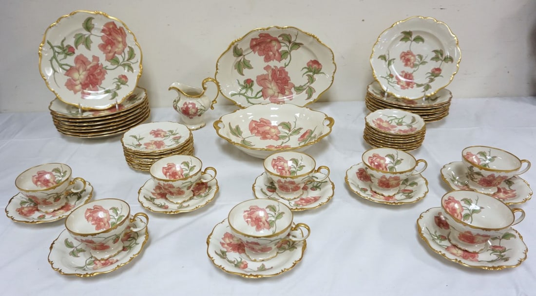 ROSENTHAL GERMAN POMPADOUR SERVICE FOR 8 (1 of 5)