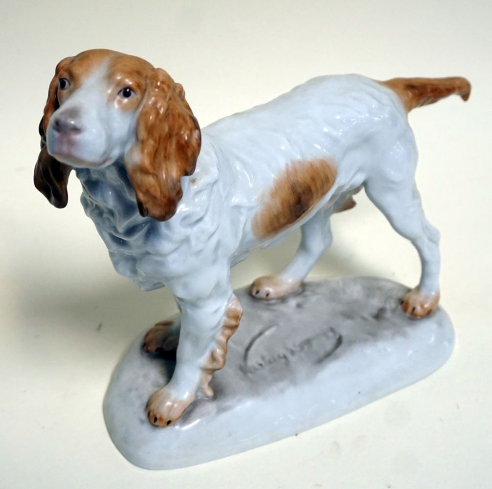 HEREND HUNGARIAN PORCELAIN DOG STATUE (1 of 6)