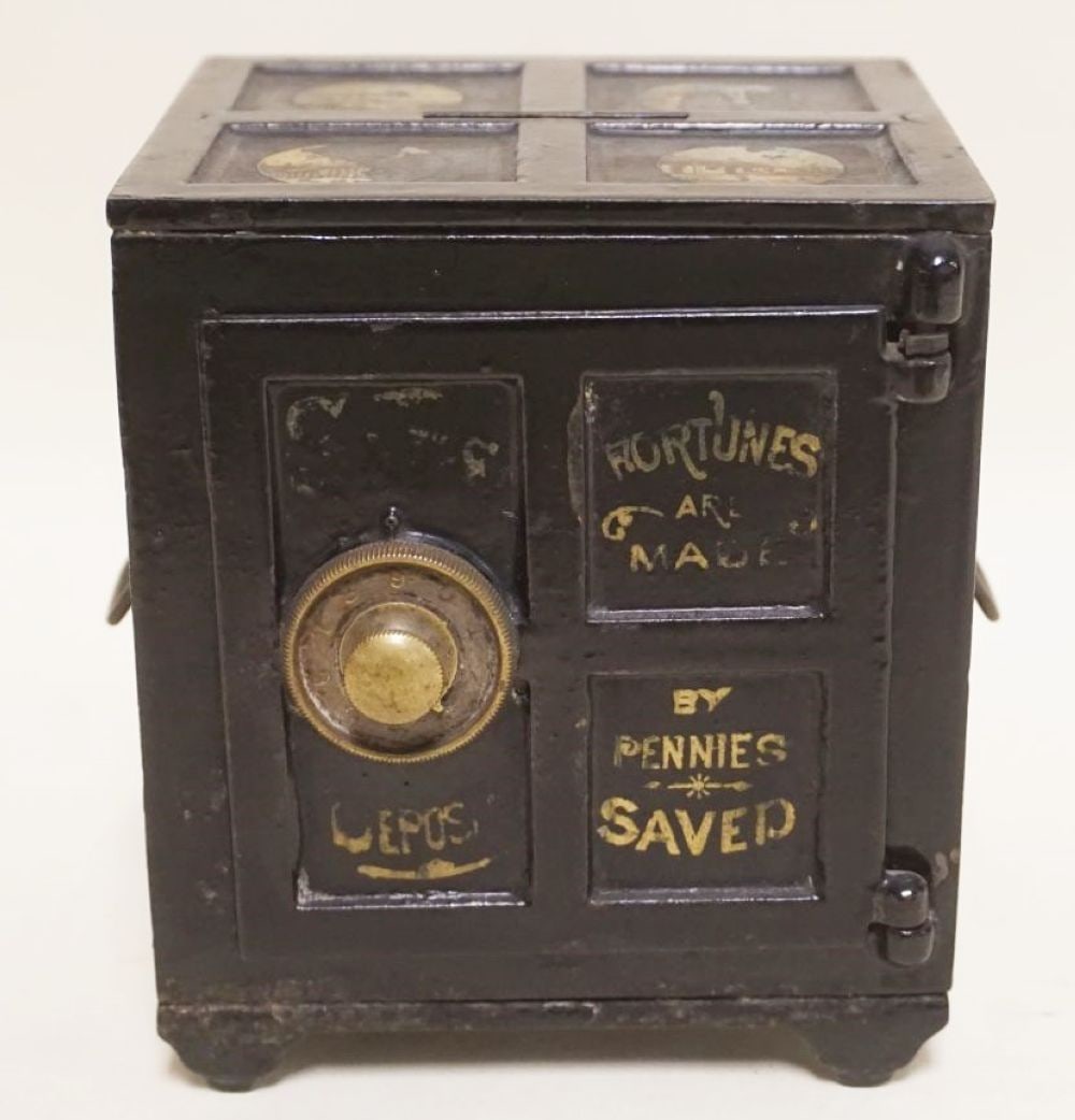 ANTIQUE CAST IRON SAFE BANK (1 of 7)