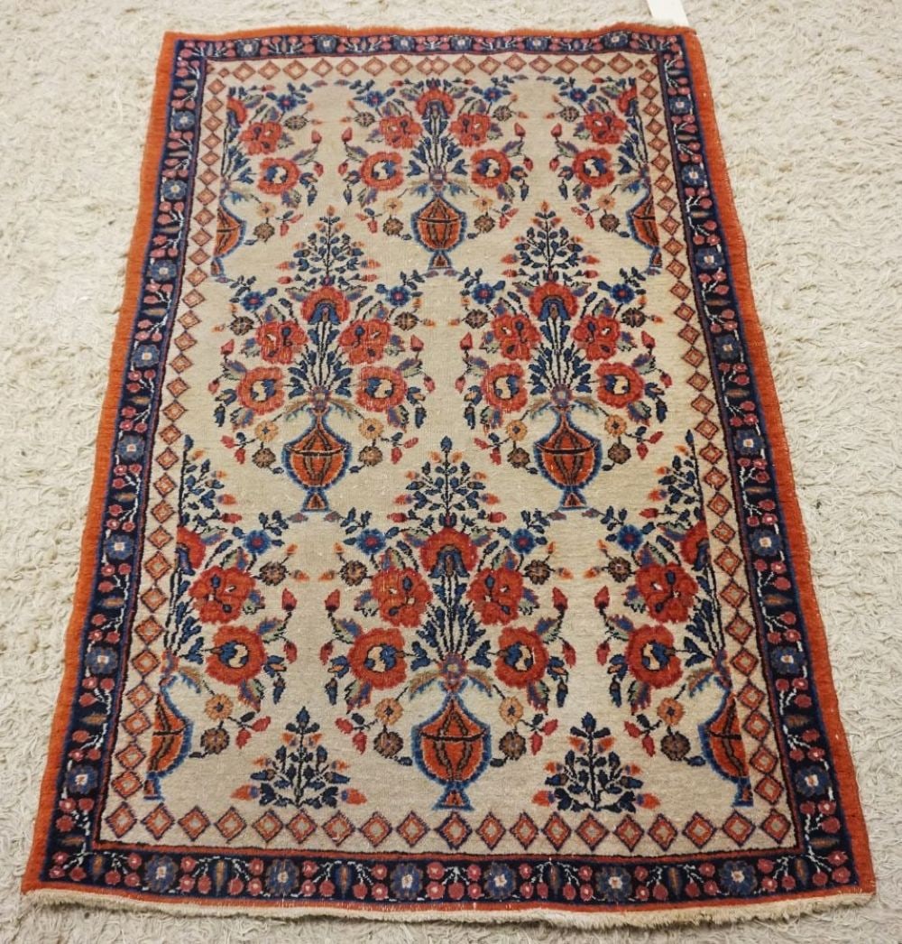 ANTIQUE PERSIAN THROW RUG (1 of 4)