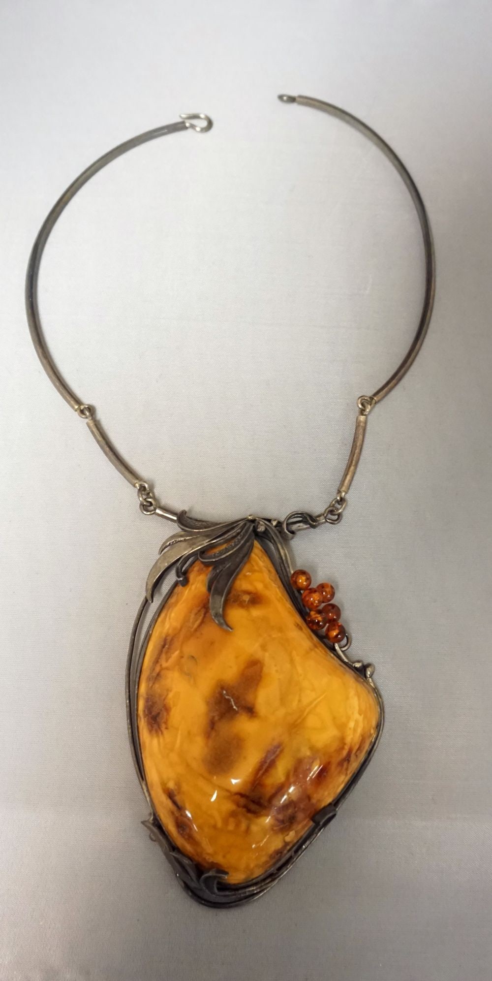 ORANGE TURQUOISE STONE NECKLACE (1 of 4)