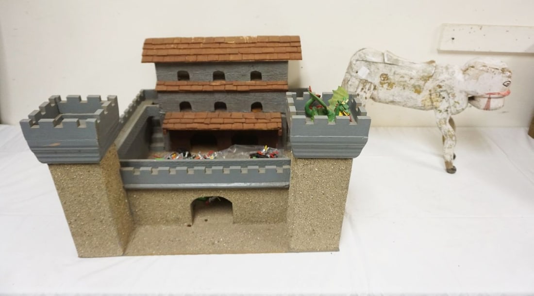 WOOD MEDIEVAL CASTLE W/FIGURES: WOOD MEDIEVAL CASTLE W/FIGURES, APPROXIMATELY 20 IN SQUARE X 16 IN & FOLK ART HORSE