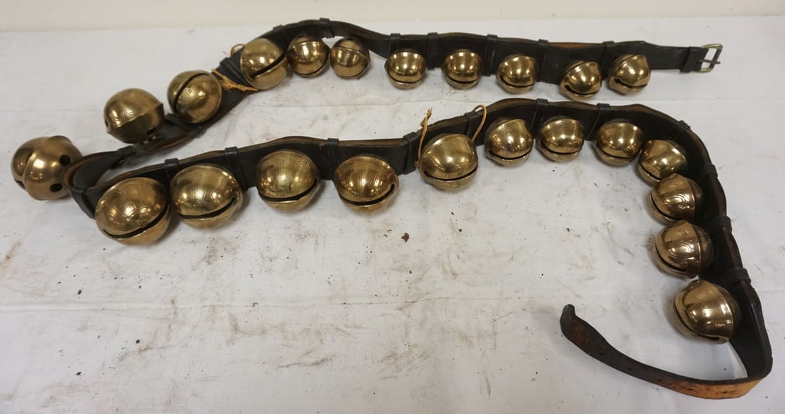 ONE STRAND SLEIGH BELLS (1 of 3)