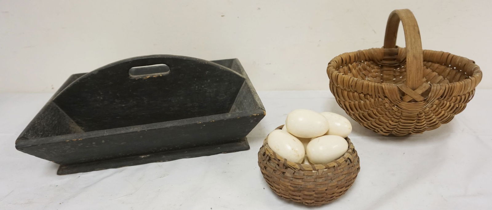 ANTIQUE COUNTRY SPLINT BASKETS, ETC (1 of 5)
