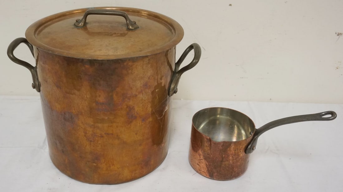 FRENCH HAMMERED COPPER POT (1 of 3)
