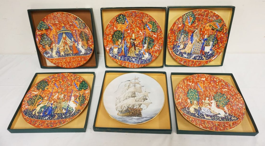 GROUP OF COLLECTOR PLATES: GROUP OF COLLECTOR PLATES INCLUDING LIMOGES, LA DAME A LA LICORNE, APPROXIMATELY 10 IN
