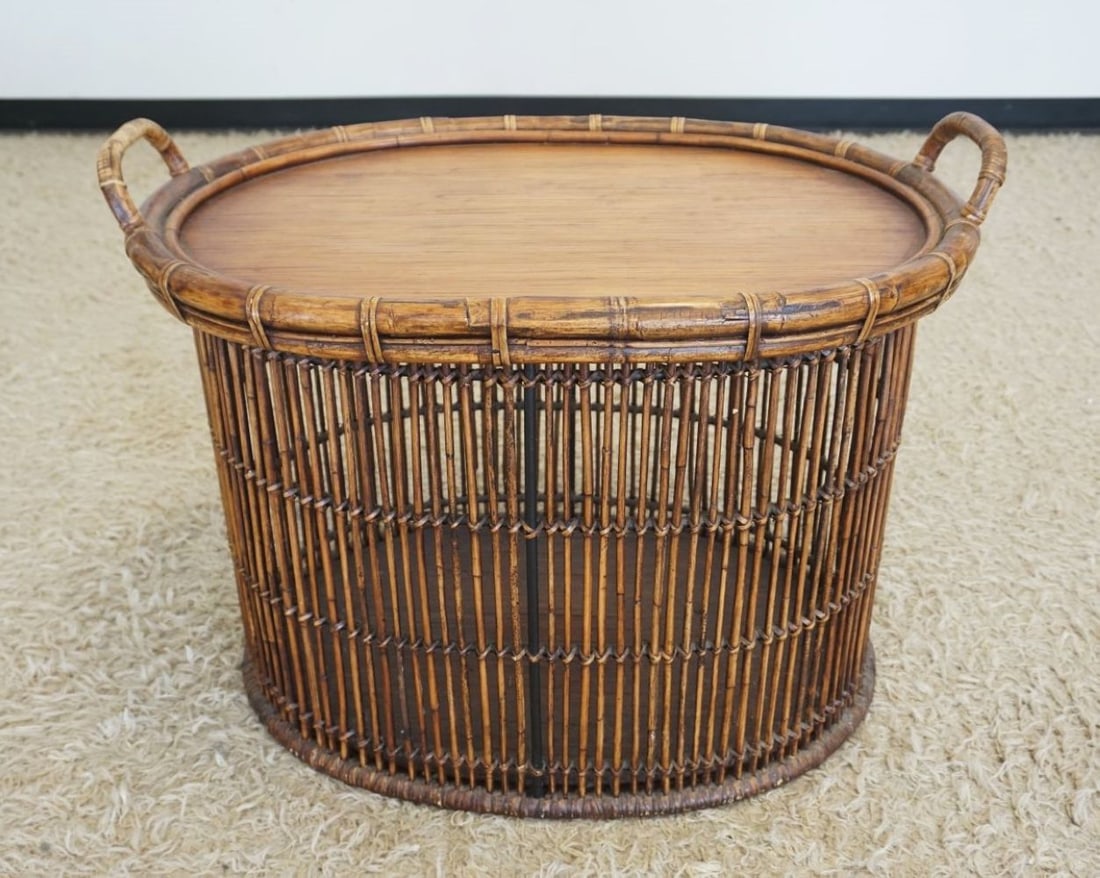 PALECEK OVAL TRAY TABLE: PALECEK OVAL TRAY TABLE, APPROXIMATELY 33 IN X 24 IN X 25 IN H