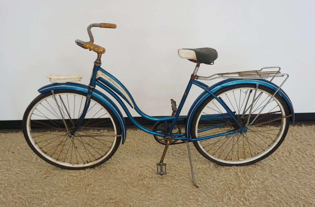 VIINTAGE SCHWIN ICYCLE: VINTAGE SCHWIN BICYCLE