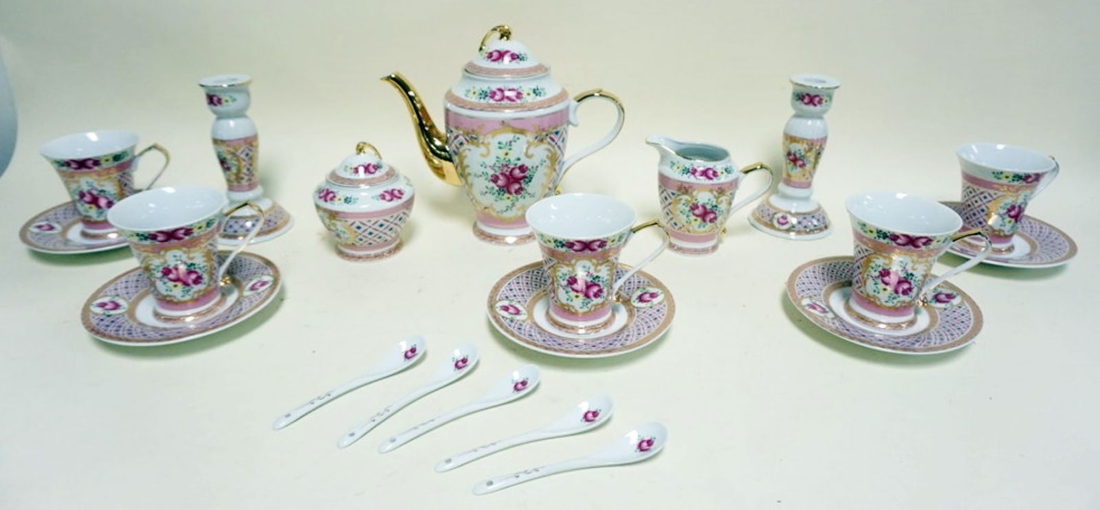 SORELLE PORCELAIN TEA SET (1 of 3)