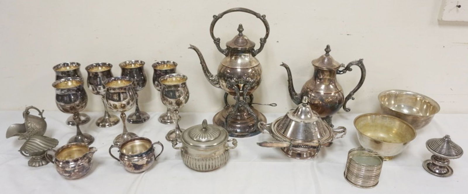 GROUP OF ASSORTED SILVER PLATE (1 of 3)