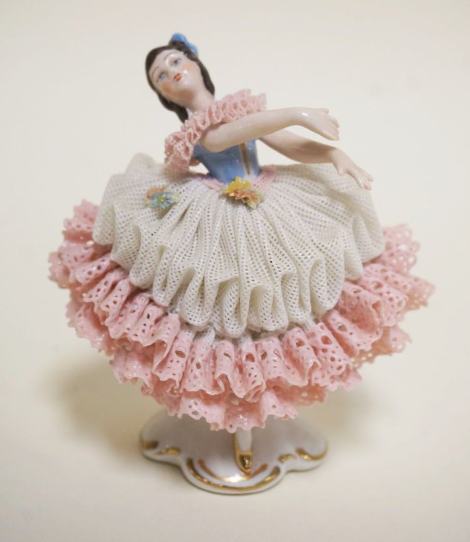 DRESDEN LACE FIGURE (1 of 7)