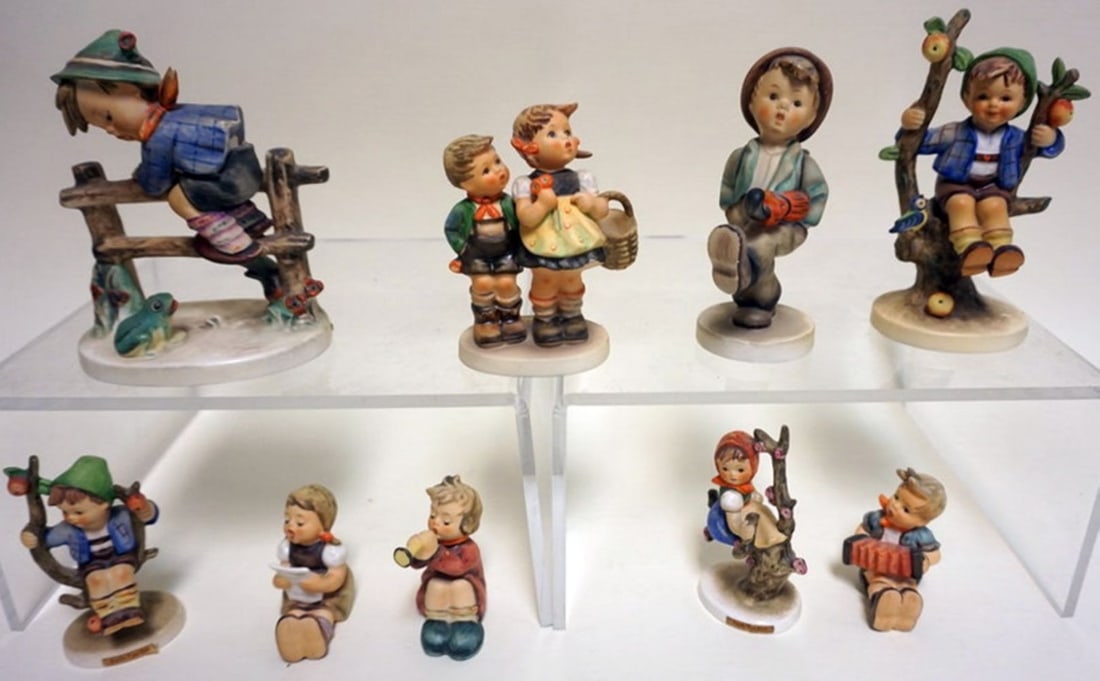 HUMMEL FIGURINES: HUMMEL FIGURINES, GROUP OF 9 ASSORTED, LARGEST APPROXIMATELY 6 IN