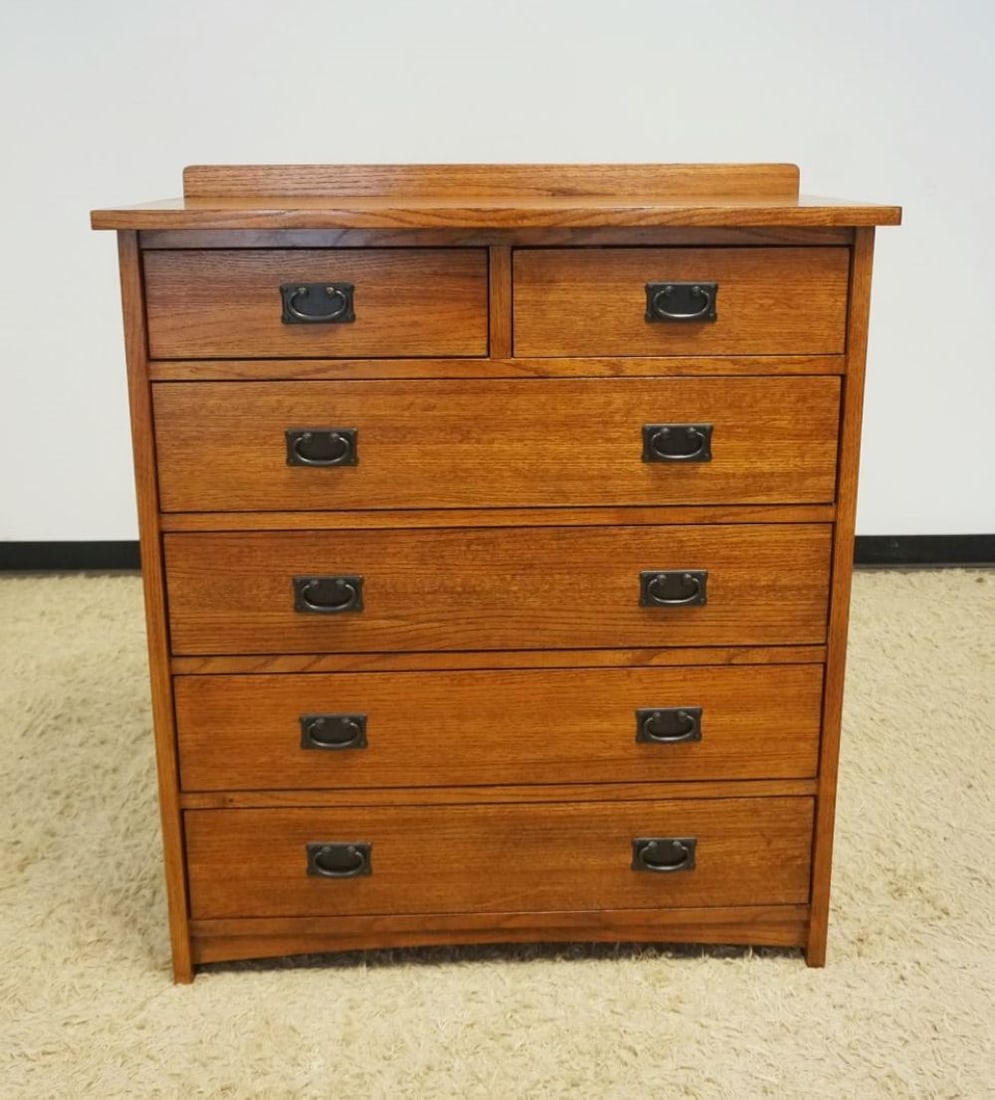 MASTER CRAFT MISSION OAK STYLE CHEST (1 of 6)
