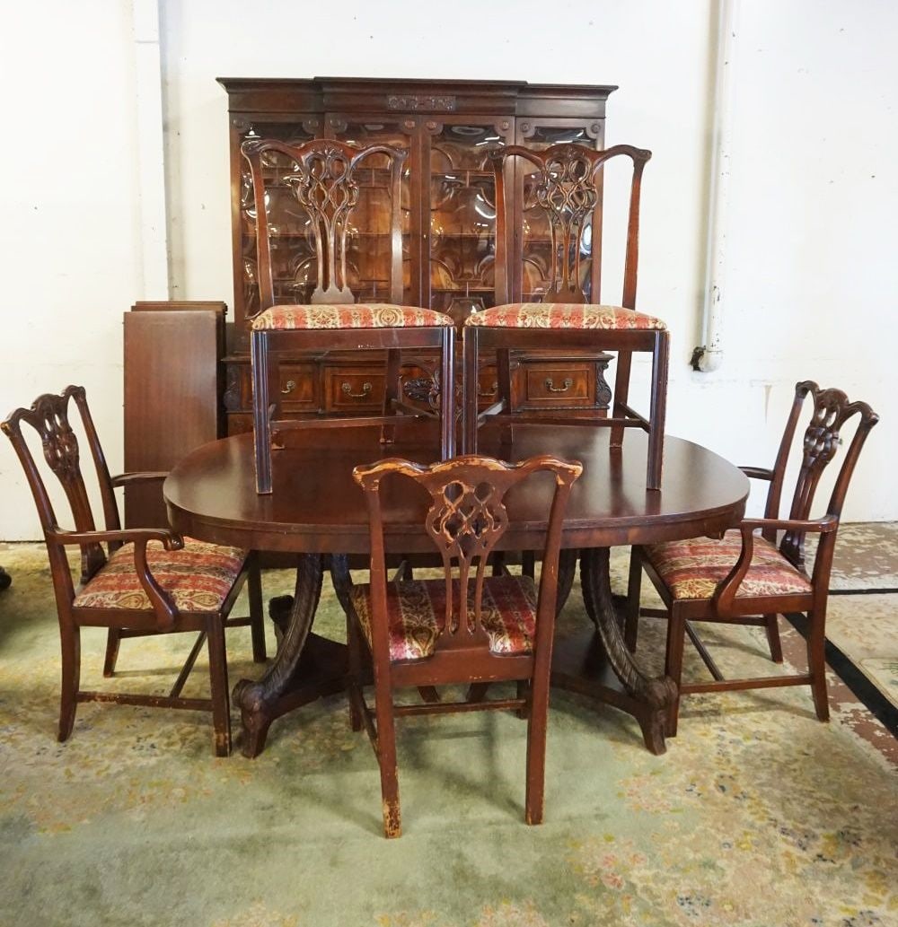 MAHOGANY DINING ROOM SET (1 of 8)