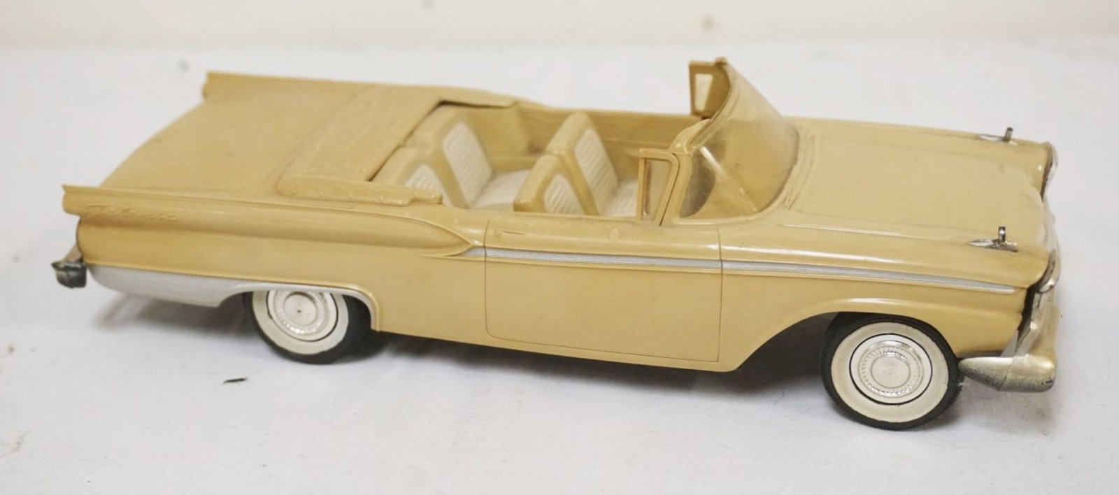 1959 FORD FAIRLINE TOY FRICTION CAR: 1959 FORD FAIRLINE TOY FRICTION CAR