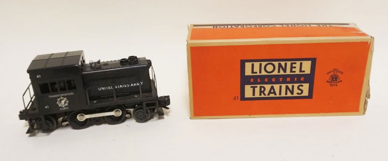 LIONEL O GAUGE TRAIN (1 of 3)
