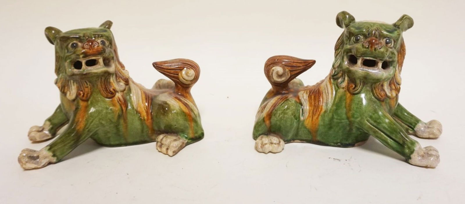 PAIR OF ASIAN POTTERY FOO DOGS (1 of 7)
