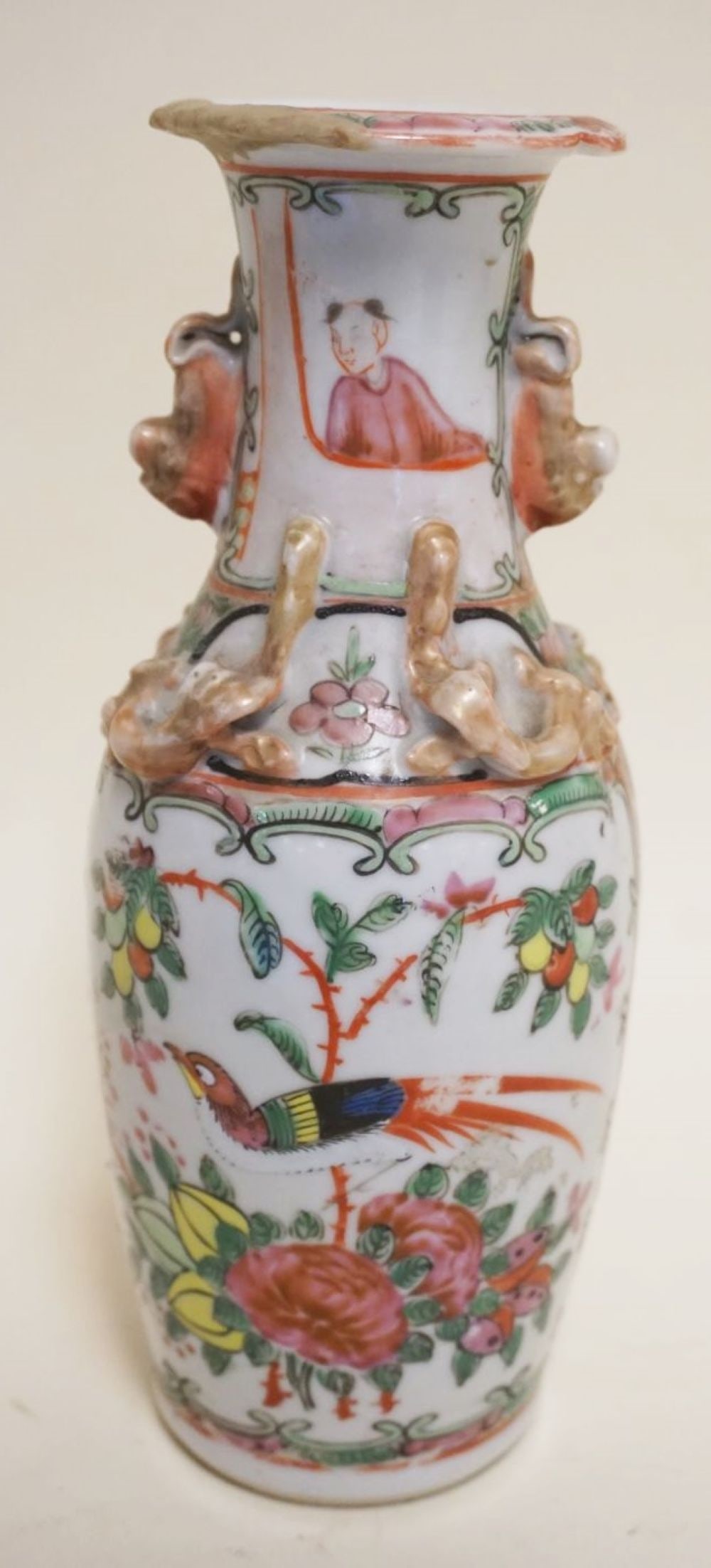 ROSE MEDALION VASE: ROSE MEDALION VASE, LOSS TO TOP RIM, APPROXIMATELY 8 1/2 IN