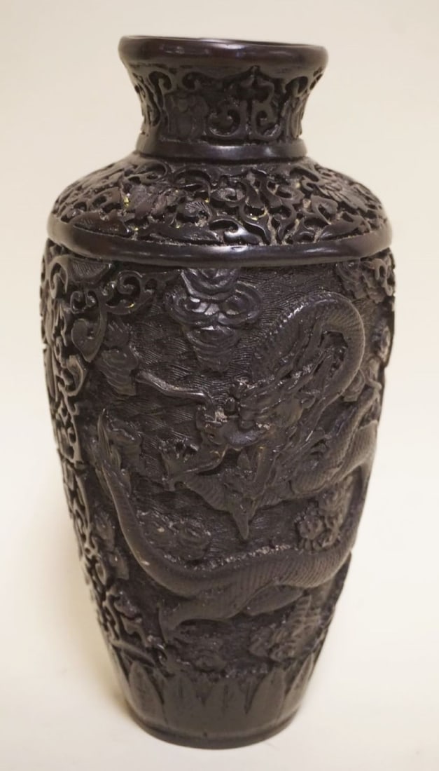 CHINESE BLACK CINNABAR VASE (1 of 7)