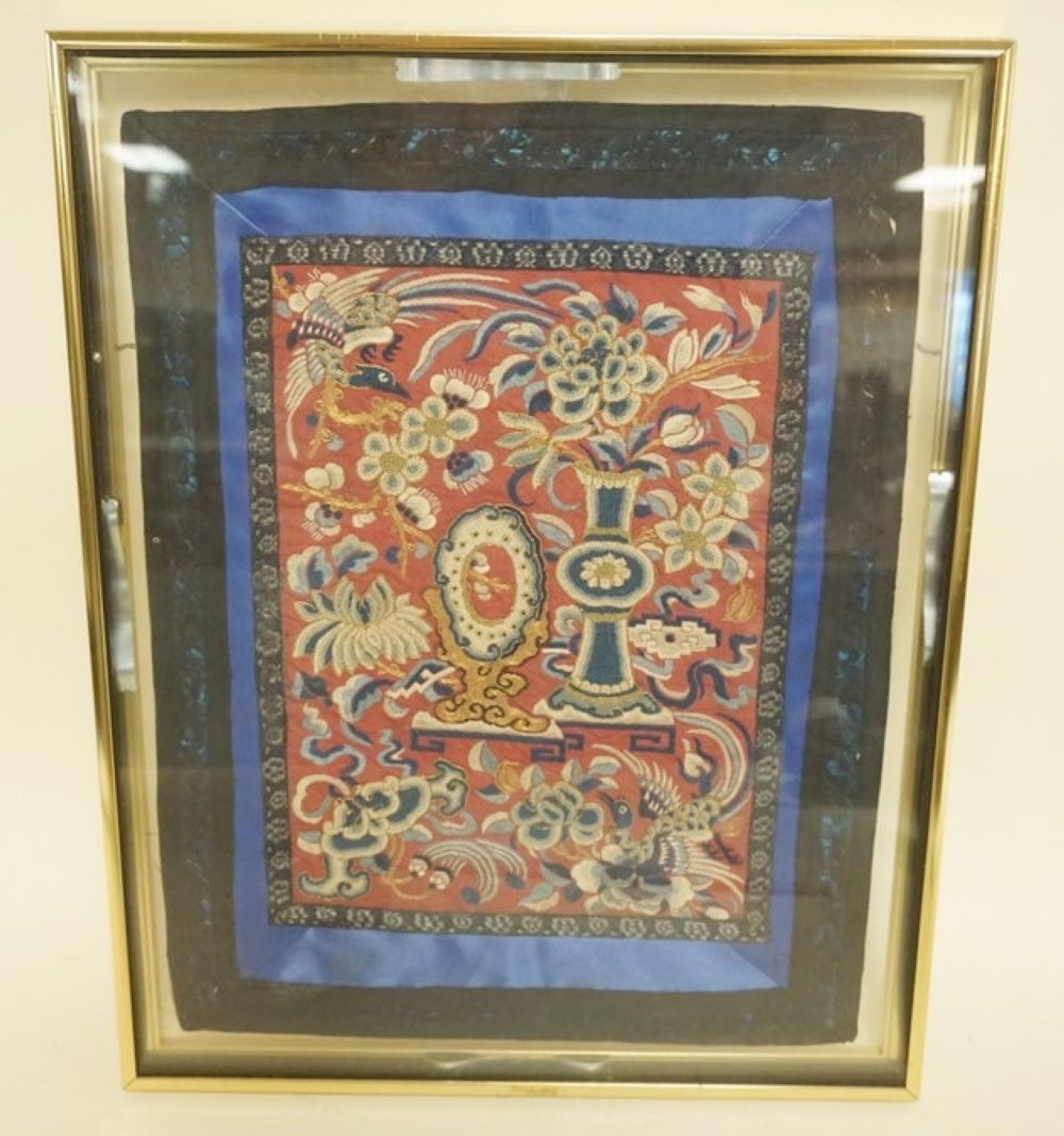 EMBROIDERED CHINESE SILK: FRAMED EMBROIDERED CHINESE SILK, APPROXIMATELY 14 IN X 18 IN OVERALL