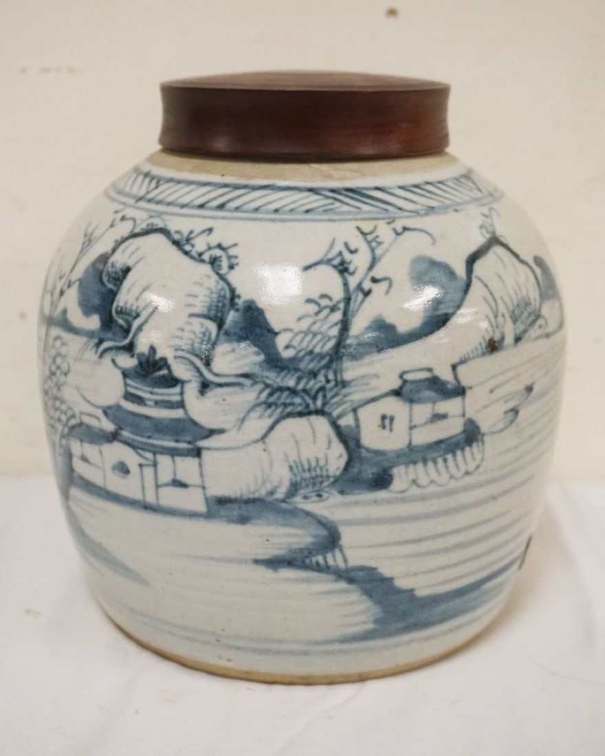 CHINESE BLUE & WHITE GINGER JAR: CHINESE BLUE & WHITE GINGER JAR, APPROXIMATELY 9 IN