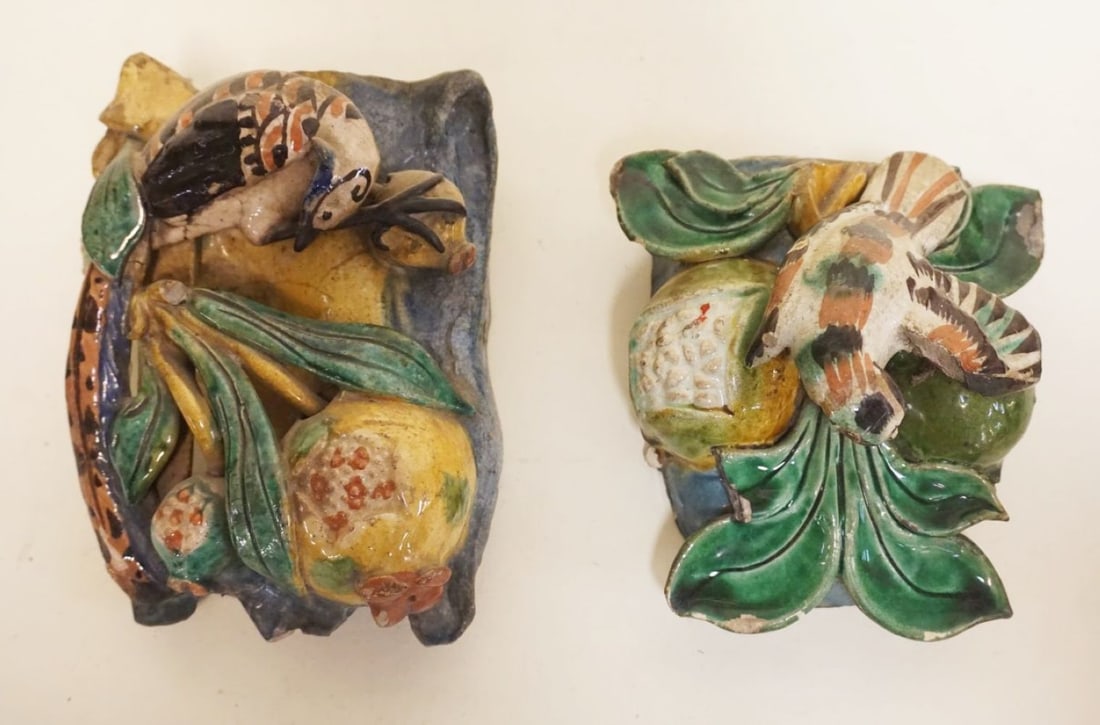 2 POTTERY WALL POCKETS (1 of 8)