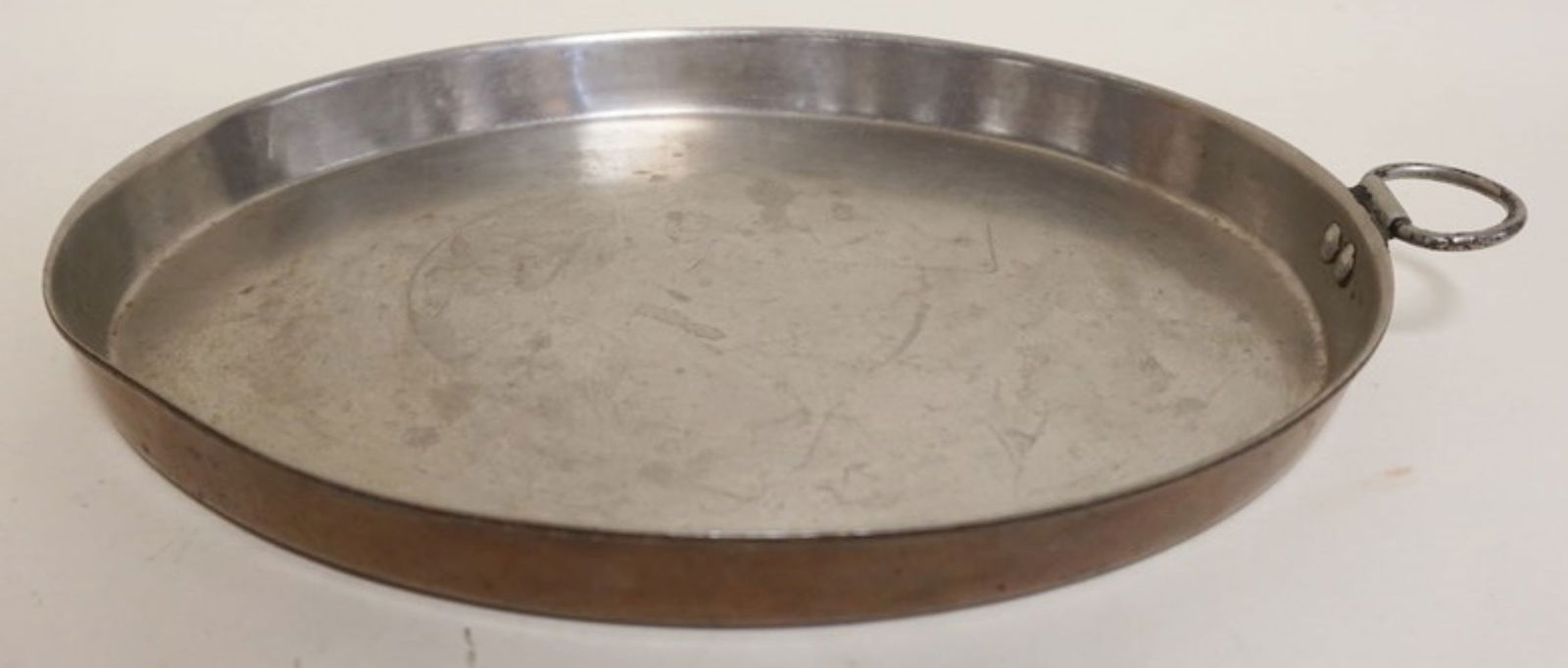 UPPER LEGIONS UTENSILS OVAL COPPER PAN (1 of 4)