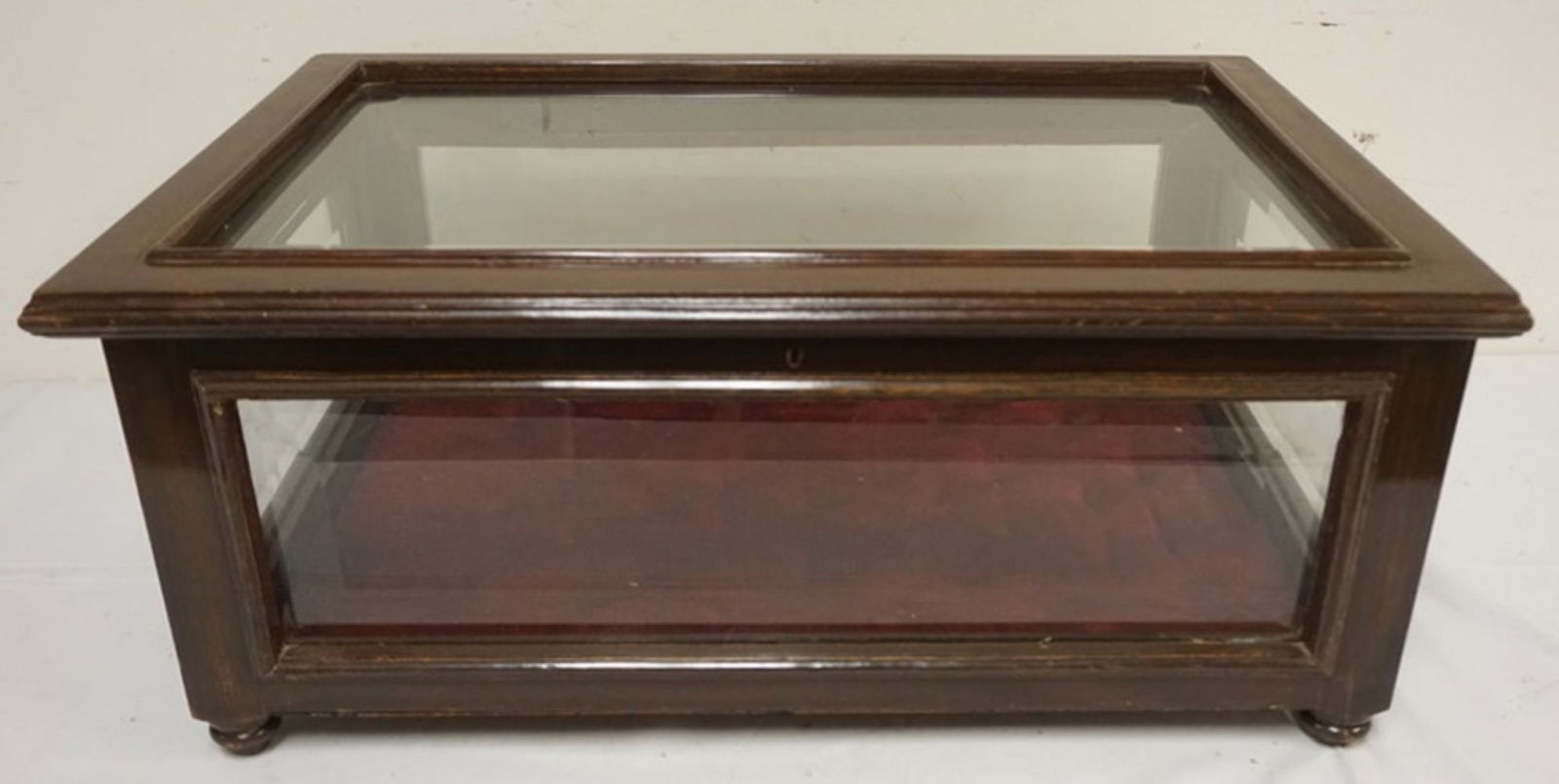 BEVELLED GLASS TABLE TOP SHOWCASE (1 of 3)