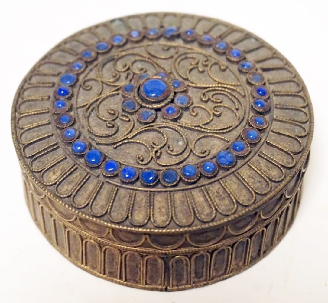 ANTIQUE DRESSER BOX (1 of 5)