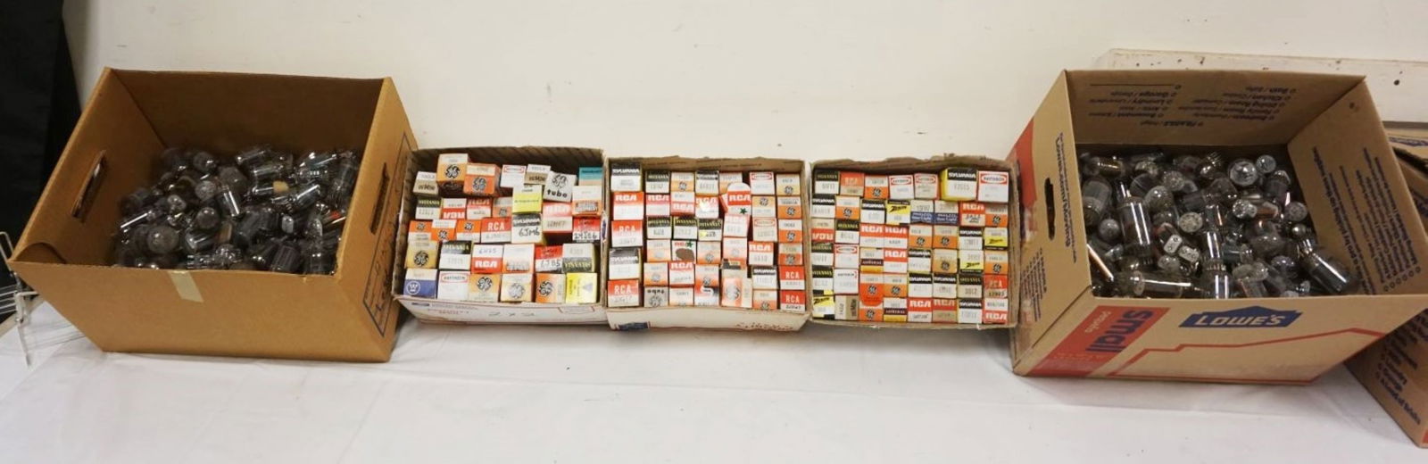 LOT OF ASSORTED VINTAGE VACUUM TUBES (1 of 5)