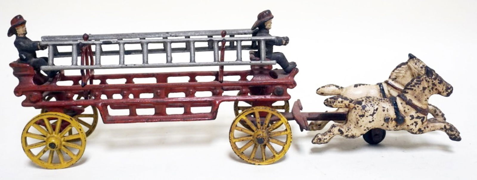 VINTAGE CAST IRON TOY HORSE DRAWN FIRE WAGON (1 of 4)